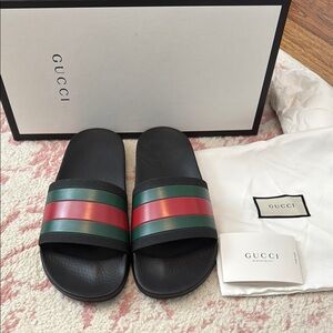 Gucci Men's Black Slide Sandals with Red and Green Stripes